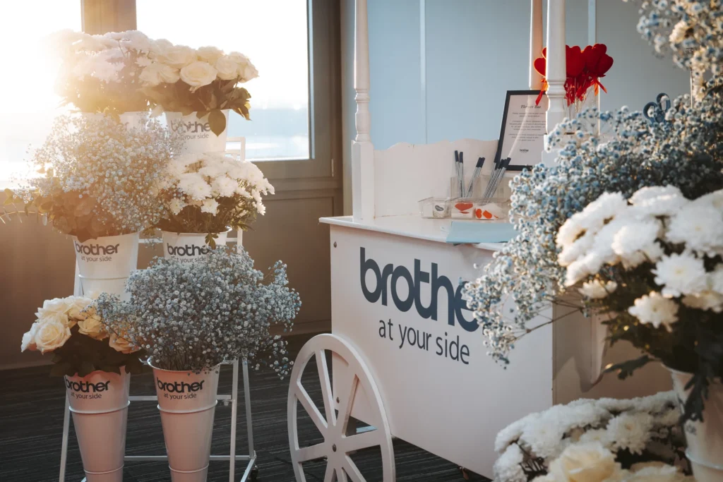 Activation Saint-Valentin Brother - charrette de fleurs Brother par Event Machine