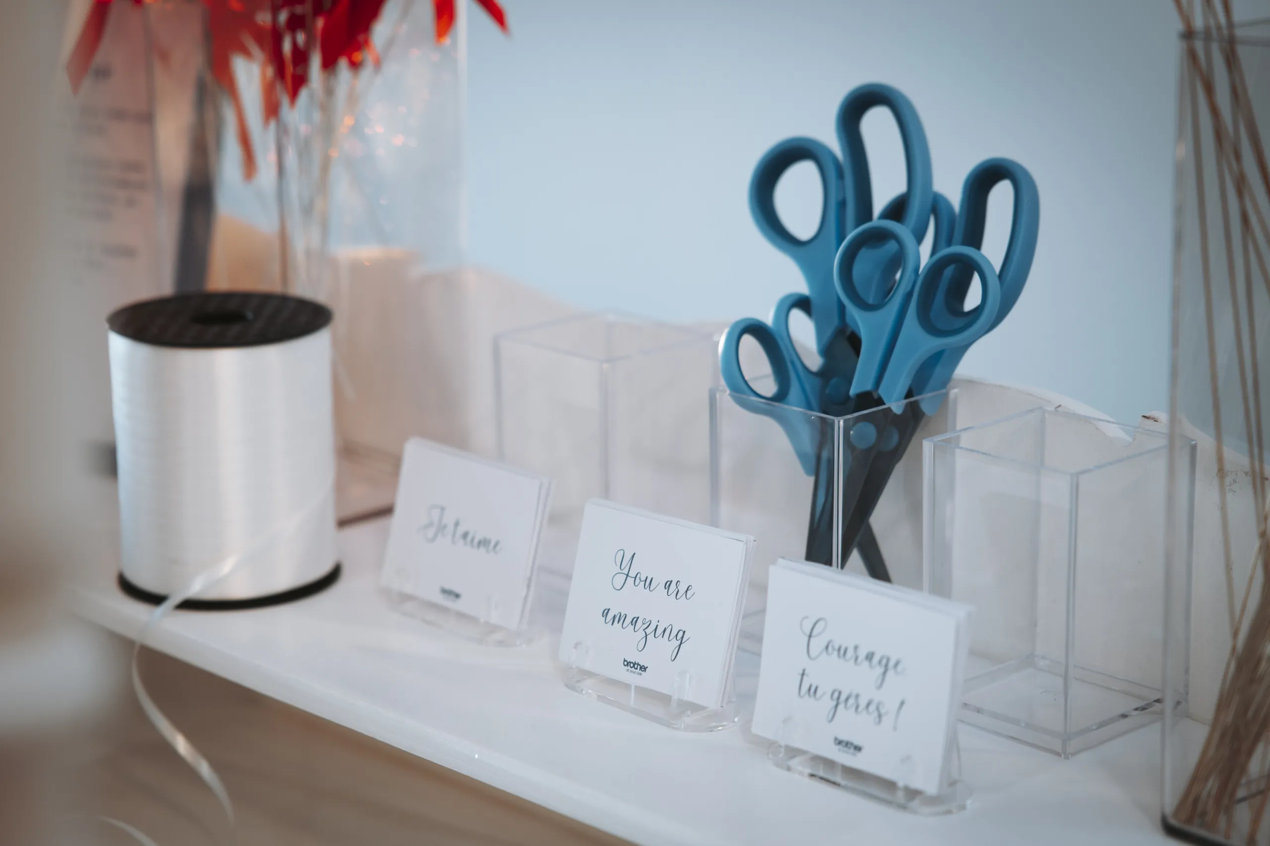 Activation Saint-Valentin Brother - ciseaux, rubans et cartes messages pour personnaliser les bouquets par Event Machine