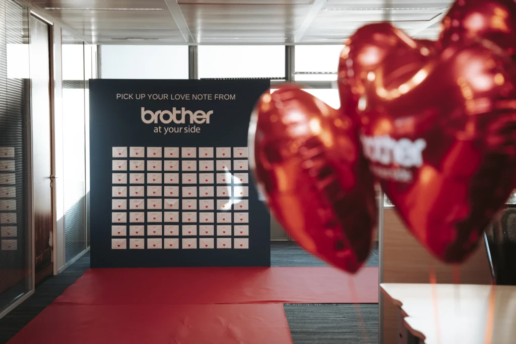Activation Saint-Valentin Brother - mur de love notes et ballons par Event Machine