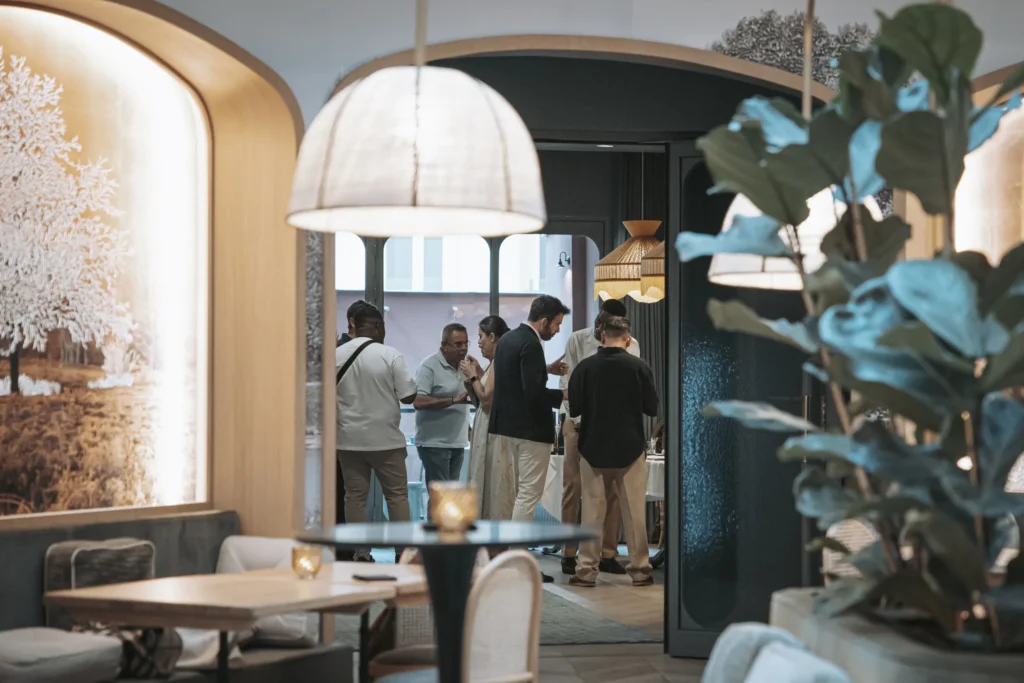Afterwork Cisco - salon lumineux du restaurant par Event Machine